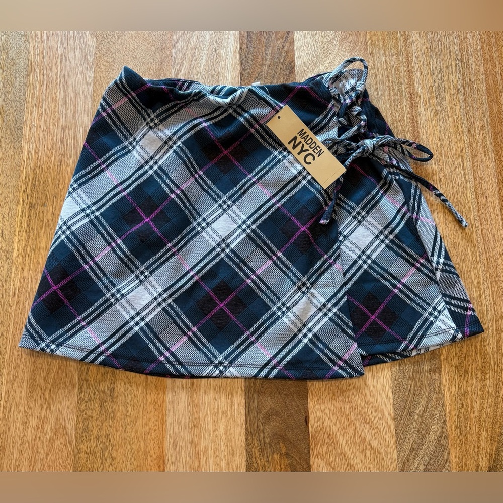 Madden NYC Plaid Mini Skirt Lace-Up Front Size L